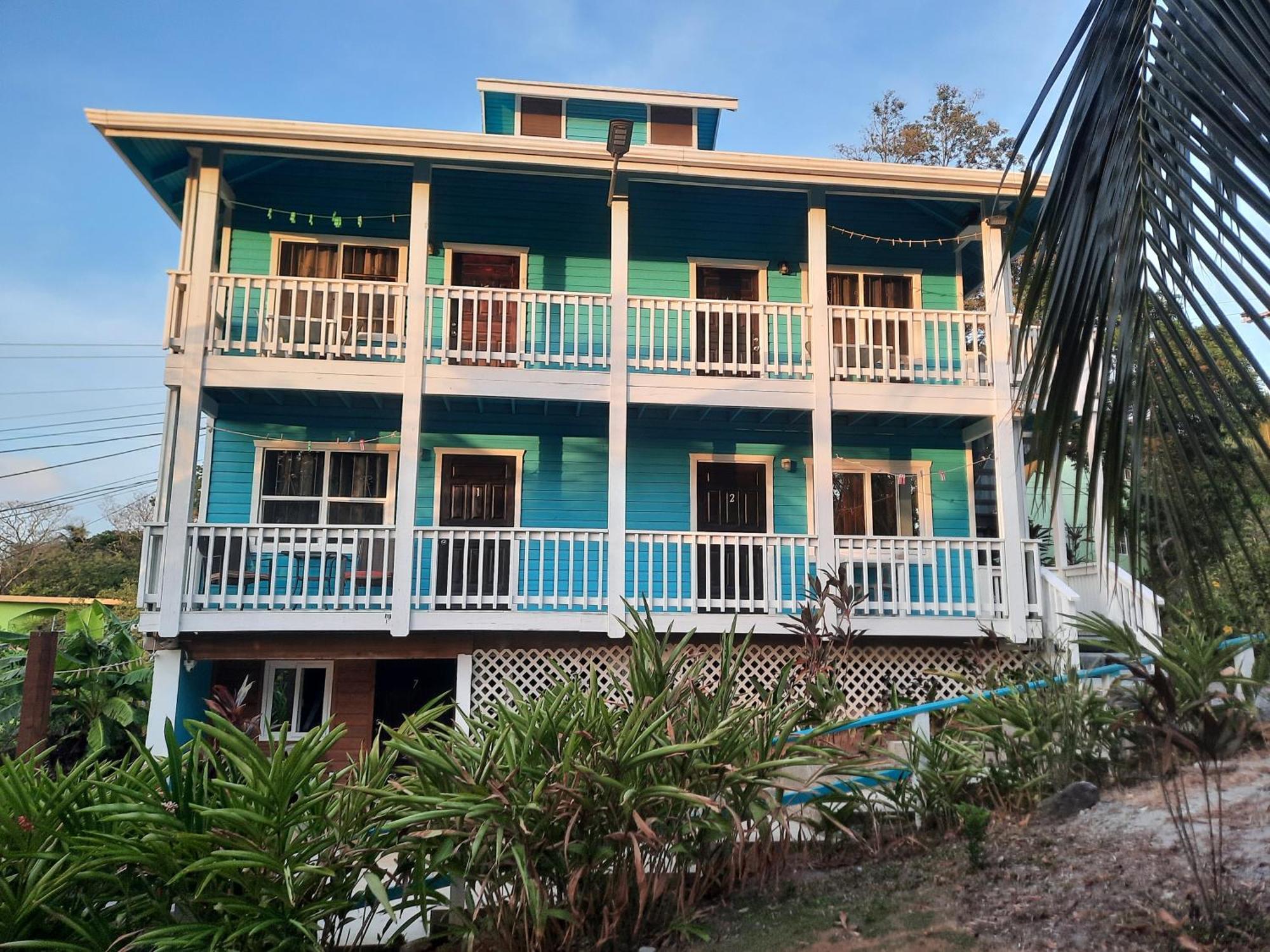 Guava Grove Resort & Villas Sandy Bay Екстер'єр фото
