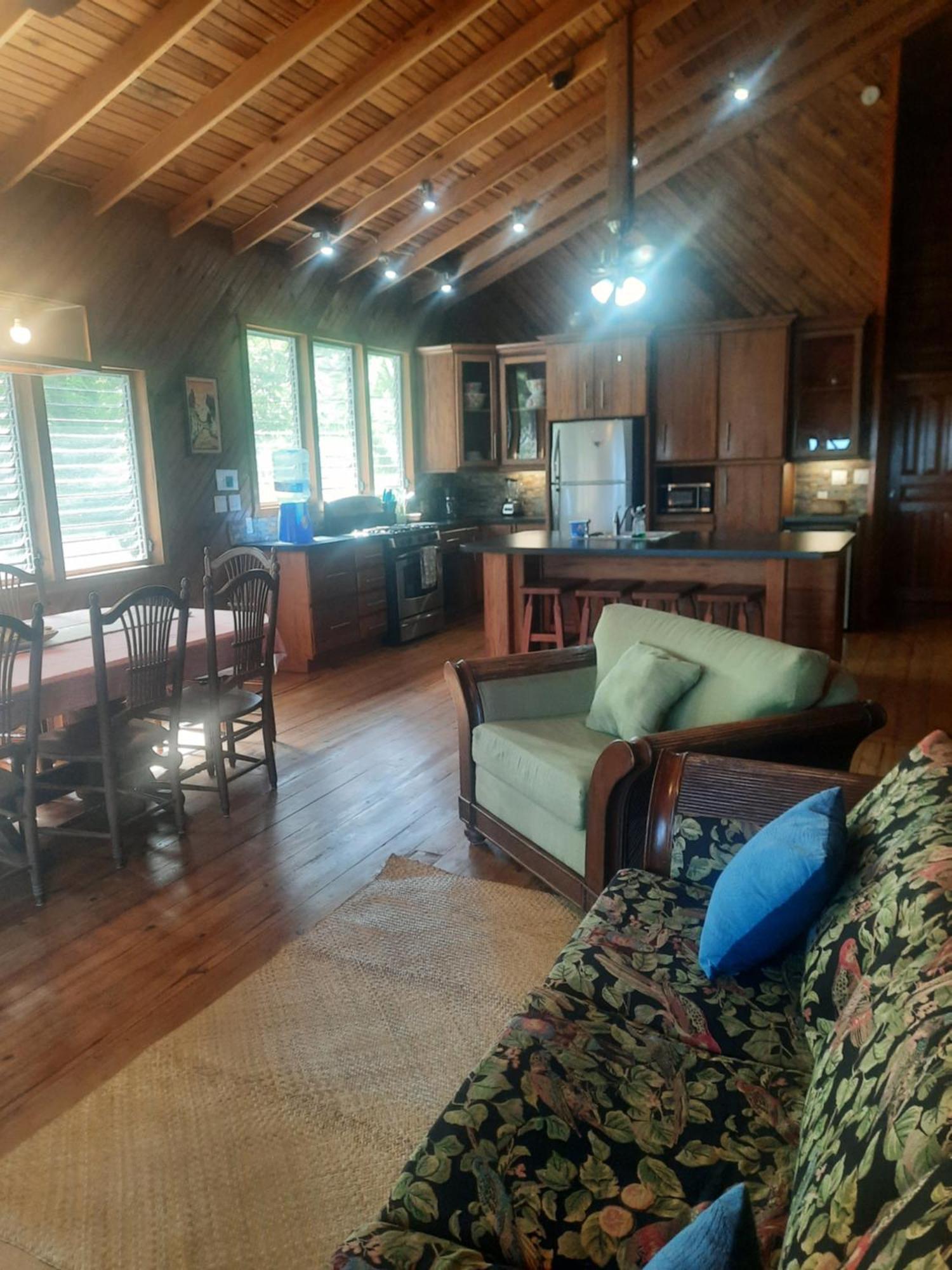 Guava Grove Resort & Villas Sandy Bay Екстер'єр фото