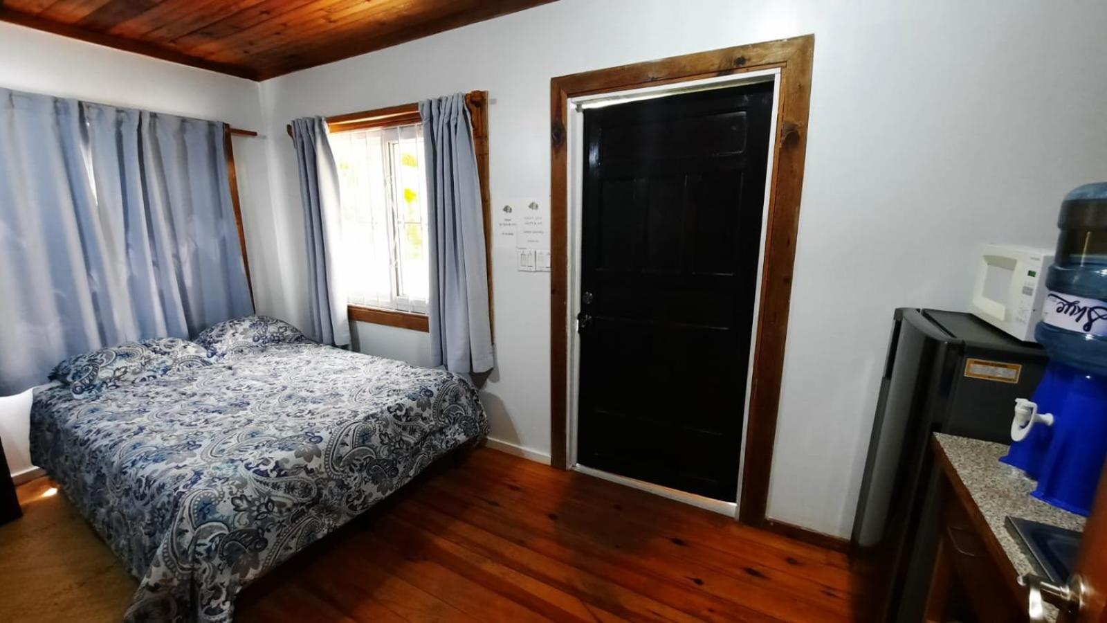 Guava Grove Resort & Villas Sandy Bay Номер фото