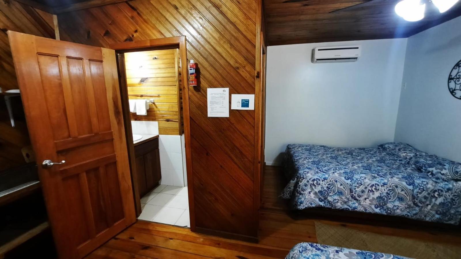 Guava Grove Resort & Villas Sandy Bay Номер фото