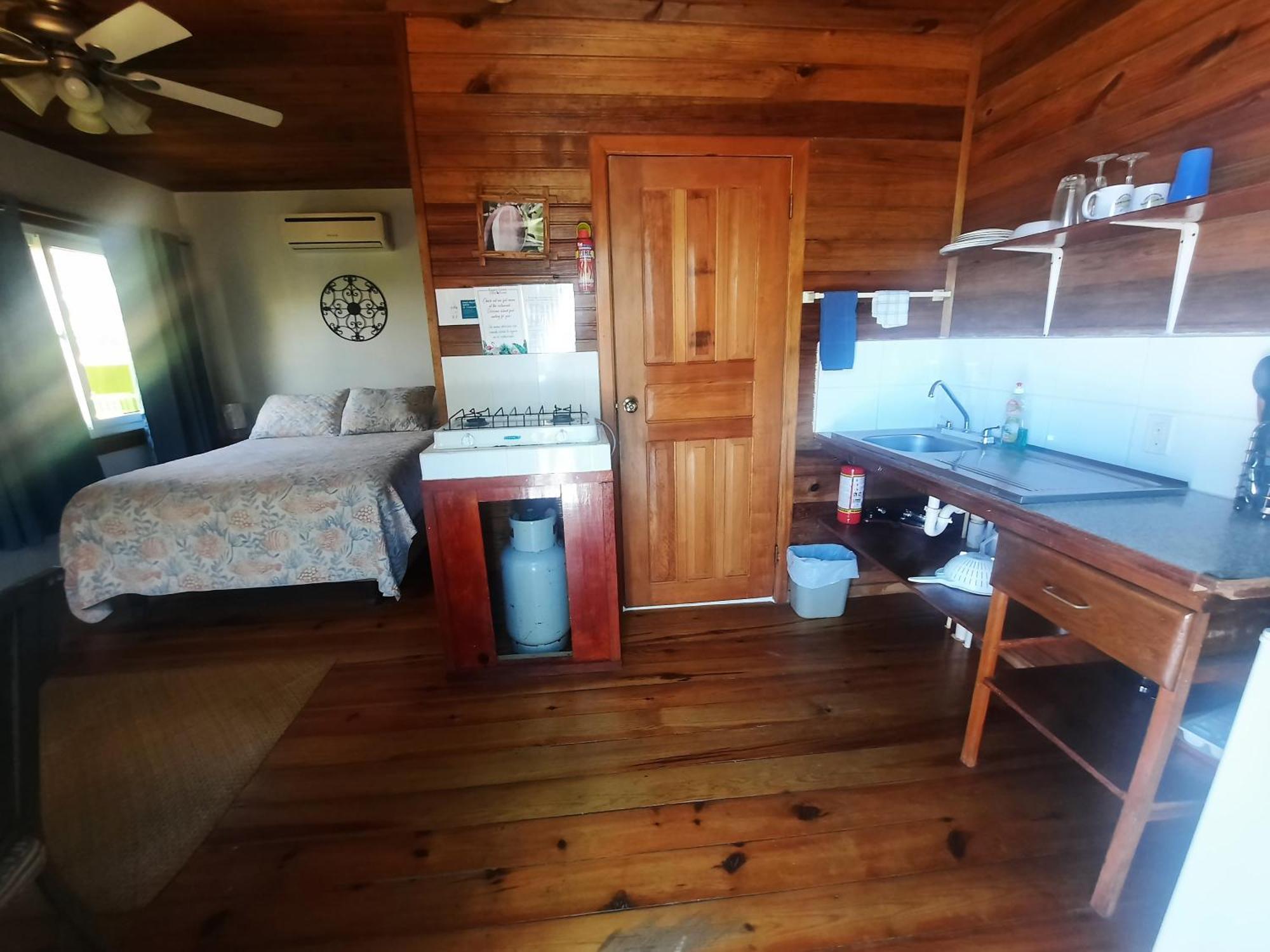 Guava Grove Resort & Villas Sandy Bay Екстер'єр фото