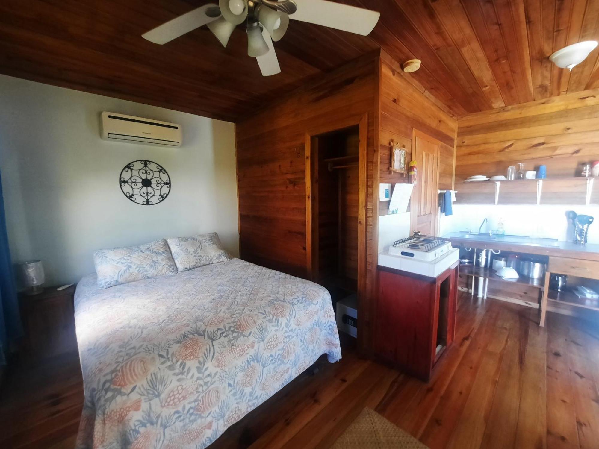 Guava Grove Resort & Villas Sandy Bay Екстер'єр фото